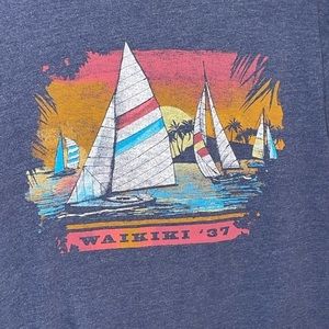 𝅺waikiki 37 T-shirt Medium